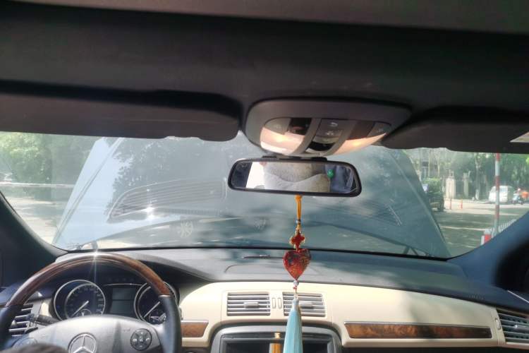 Used Mercedes-Benz R-Class 2010 R 350 L 4MATIC Headliner
