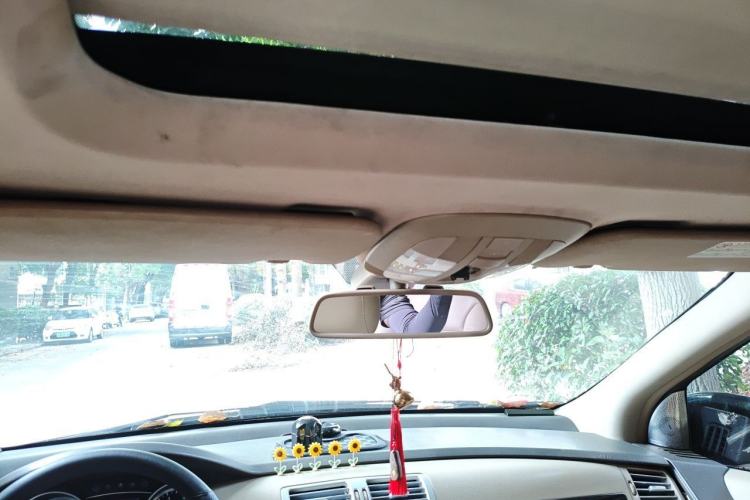 Used Mercedes-Benz R-Class 2010 R 350 L 4MATIC Headliner