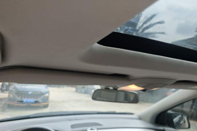 Used Mercedes-Benz R-Class 2010 R 350 L 4MATIC Headliner