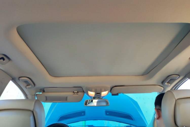 Used Mercedes-Benz R-Class 2010 R 350 L 4MATIC Headliner