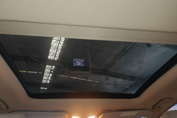 Used Mercedes-Benz R-Class 2010 R 350 L 4MATIC Headliner