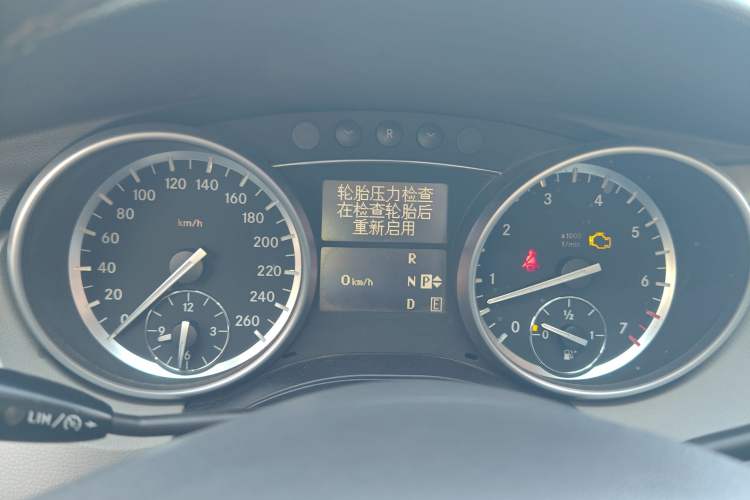Used Mercedes-Benz R-Class 2010 R 350 L 4MATIC Instrument Cluster