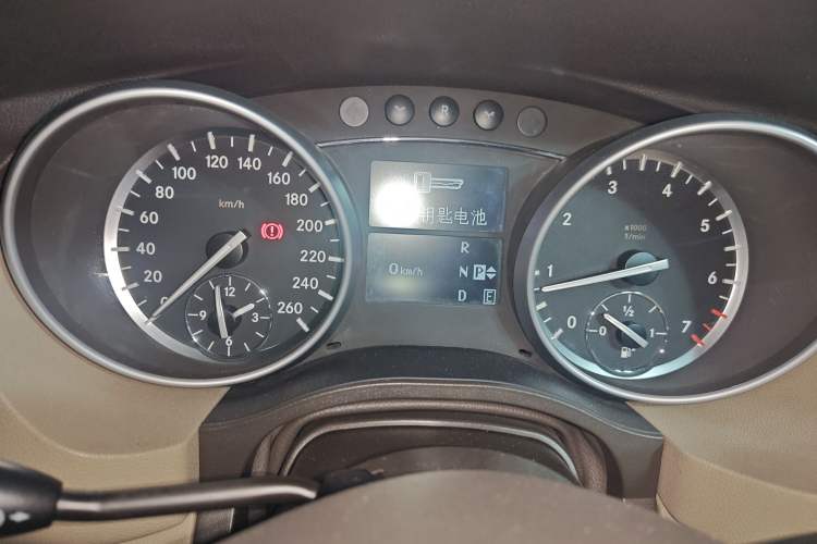 Used Mercedes-Benz R-Class 2010 R 350 L 4MATIC Instrument Cluster