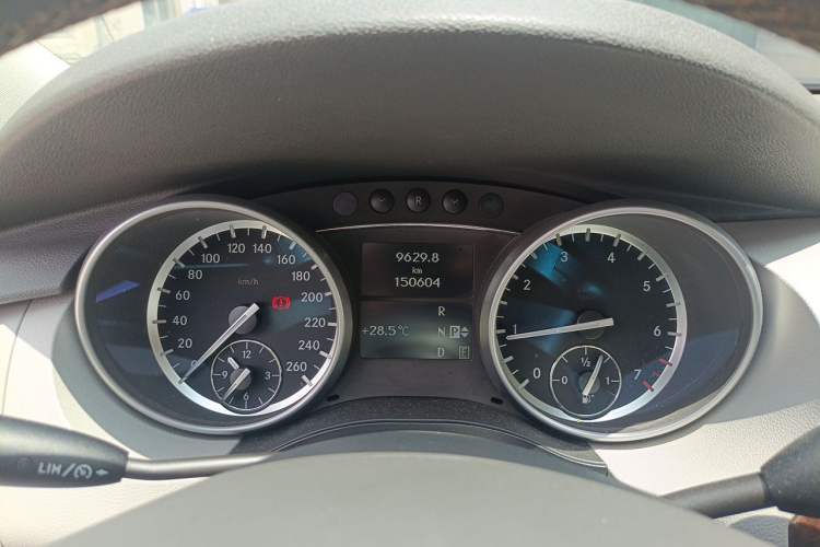 Used Mercedes-Benz R-Class 2010 R 350 L 4MATIC Instrument Cluster