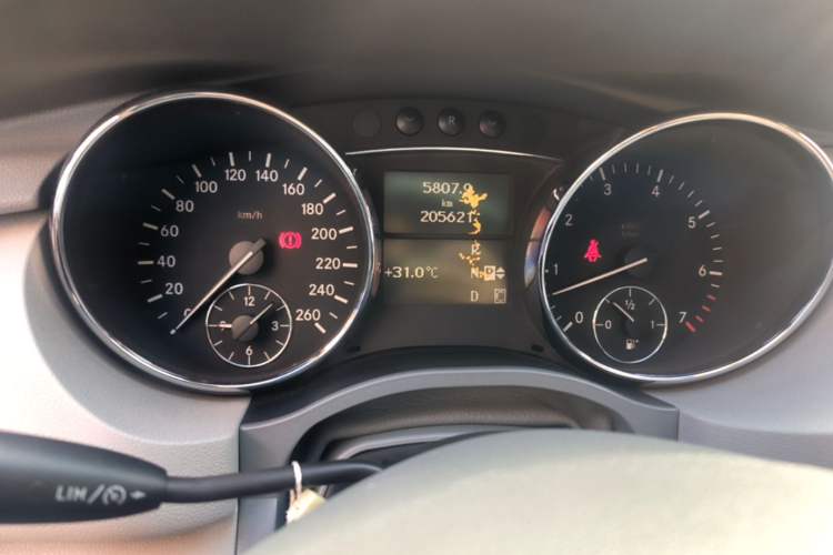 Used Mercedes-Benz R-Class 2010 R 300 L Business Model Instrument Cluster