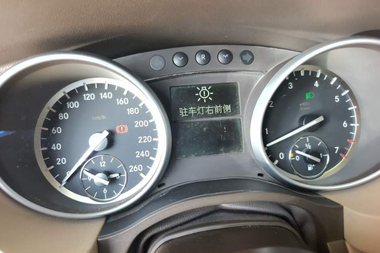 Used Mercedes-Benz R-Class 2010 R 350 L 4MATIC Instrument Cluster