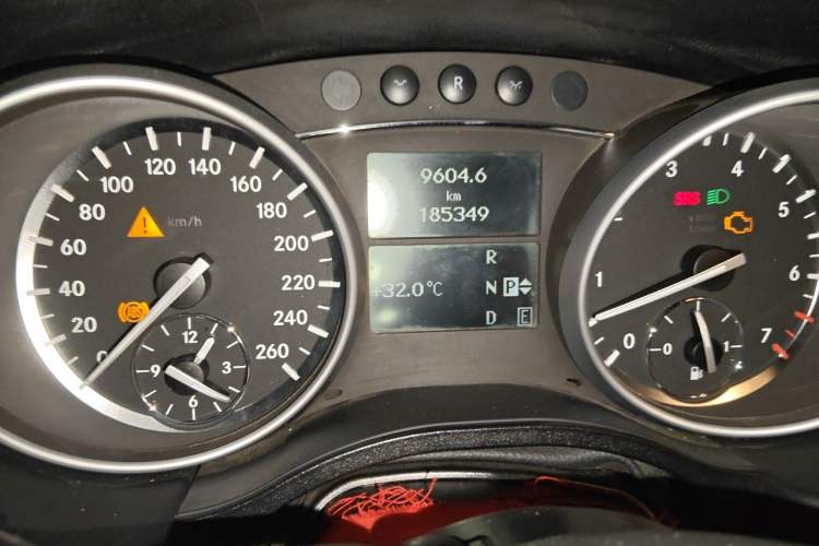 Used Mercedes-Benz R-Class 2010 R 350 L 4MATIC Grand Edition Instrument Cluster