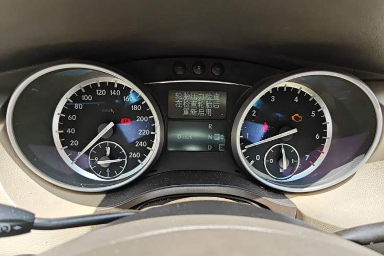 Used Mercedes-Benz R-Class 2010 R 350 L 4MATIC Instrument Cluster