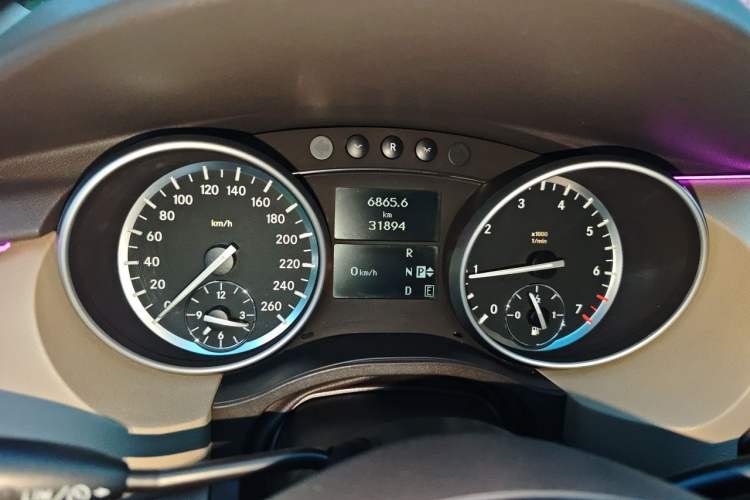 Used Mercedes-Benz R-Class 2010 R 350 L 4MATIC Instrument Cluster