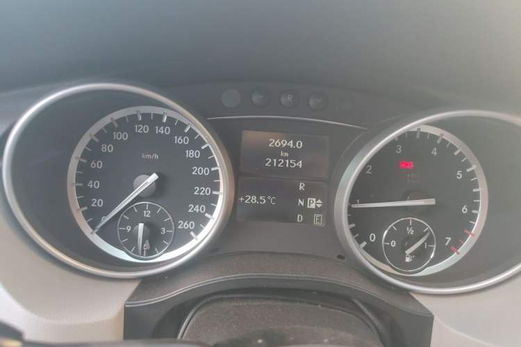 Used Mercedes-Benz R-Class 2010 R 350 L 4MATIC Instrument Cluster