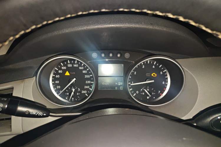 Used Mercedes-Benz R-Class 2010 R 350 L 4MATIC Instrument Cluster