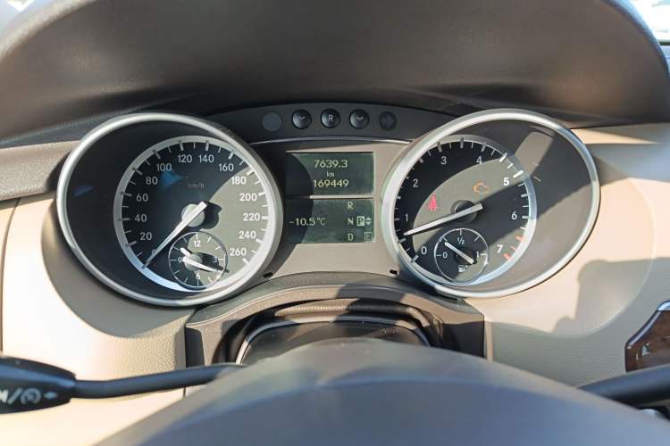 Used Mercedes-Benz R-Class 2010 R 350 L 4MATIC Instrument Cluster