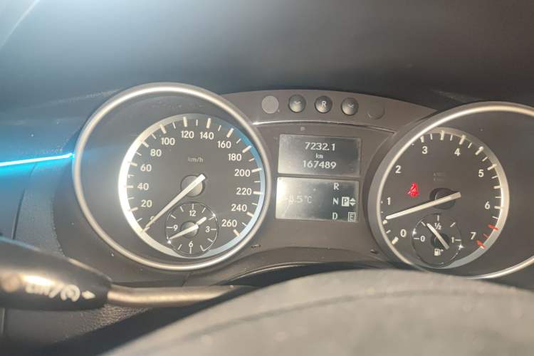 Used Mercedes-Benz R-Class 2010 R 300 L Business Model Instrument Cluster
