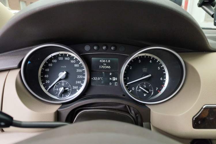 Used Mercedes-Benz R-Class 2010 R 300 L Luxury Model Instrument Cluster