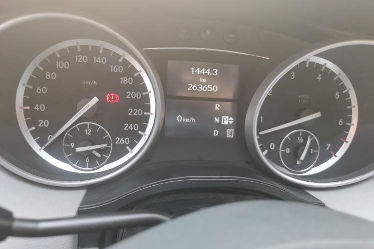 Used Mercedes-Benz R-Class 2010 R 350 L 4MATIC Instrument Cluster
