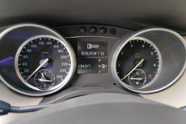 Used Mercedes-Benz R-Class 2010 R 350 L 4MATIC Instrument Cluster