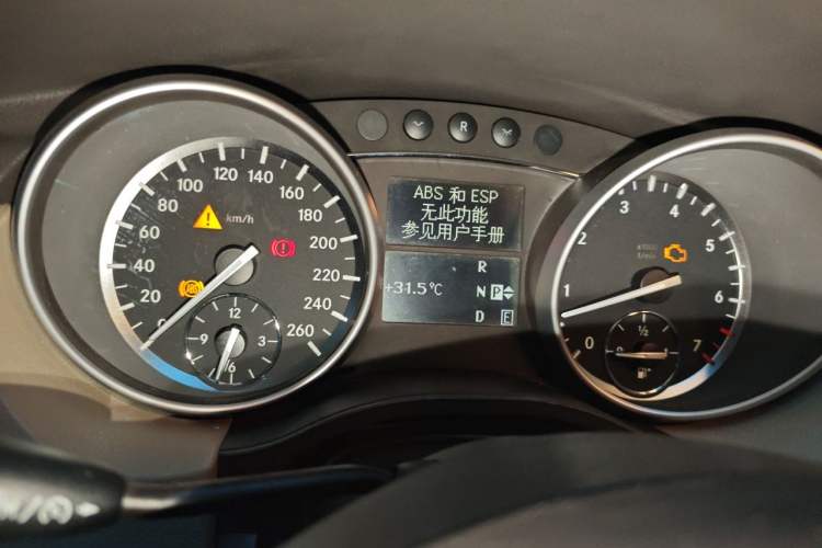 Used Mercedes-Benz R-Class 2010 R 350 L 4MATIC Instrument Cluster