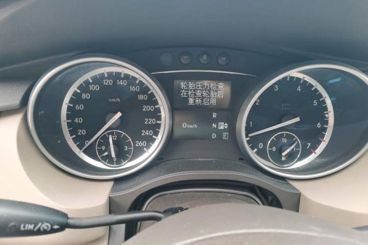 Used Mercedes-Benz R-Class 2010 R 300 L Business Model Instrument Cluster