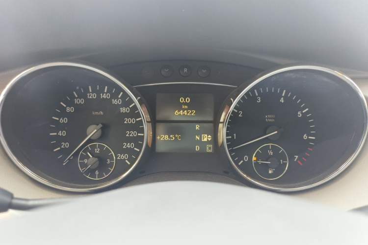 Used Mercedes-Benz R-Class 2010 R 350 L 4MATIC Grand Edition Instrument Cluster