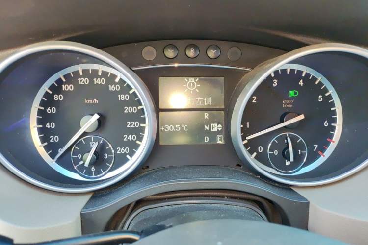 Used Mercedes-Benz R-Class 2010 R 350 L 4MATIC Instrument Cluster