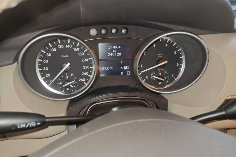 Used Mercedes-Benz R-Class 2010 R 350 L 4MATIC Instrument Cluster