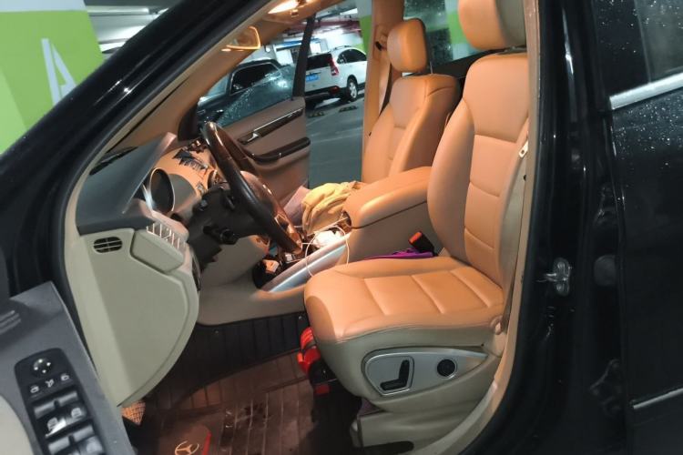 Used Mercedes-Benz R-Class 2010 R 300 L Business Model Left Front Seat