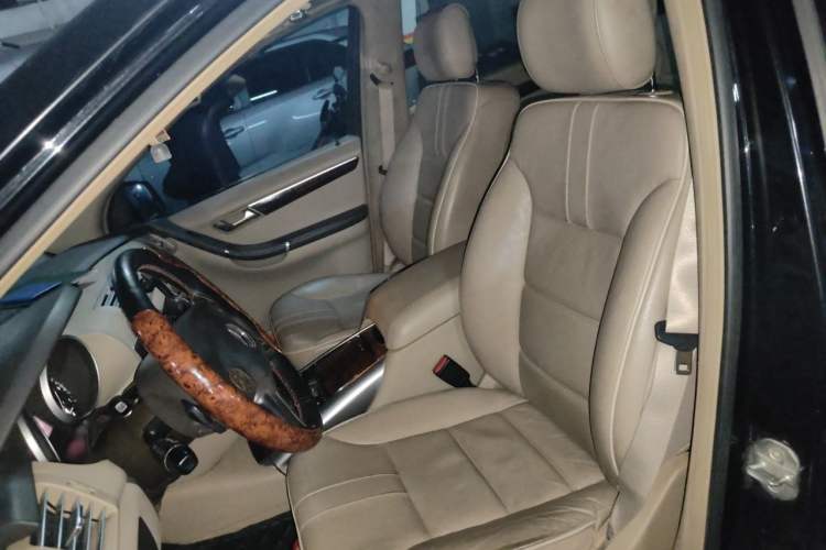 Used Mercedes-Benz R-Class 2010 R 350 L 4MATIC Left Front Seat
