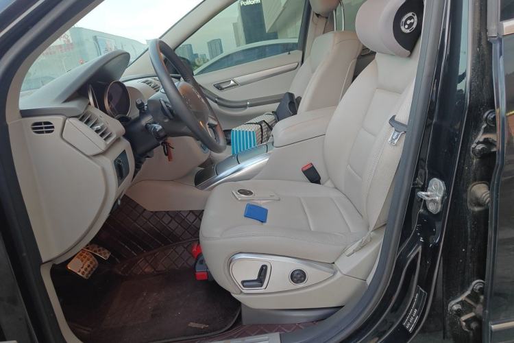 Used Mercedes-Benz R-Class 2010 R 300 L Business Model Left Front Seat