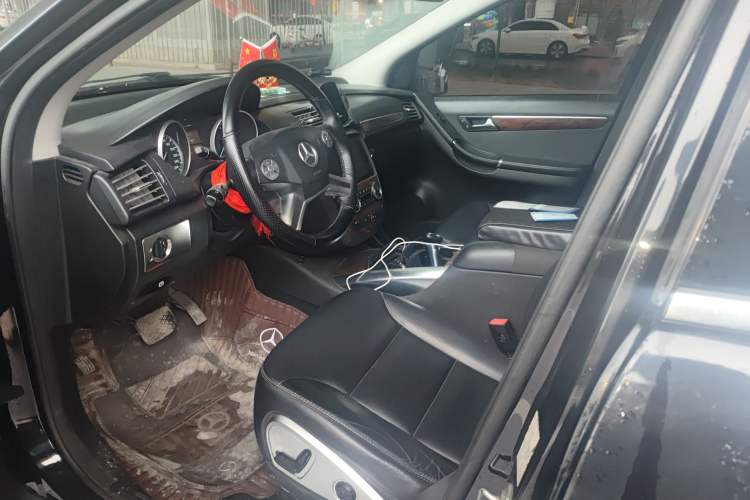Used Mercedes-Benz R-Class 2010 R 300 L Business Model Left Front Seat
