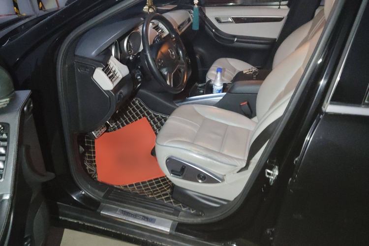 Used Mercedes-Benz R-Class 2010 R 350 L 4MATIC Left Front Seat
