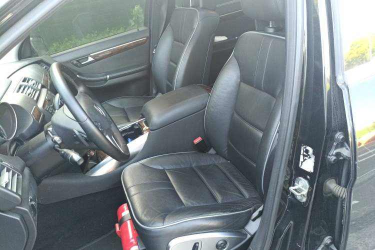 Used Mercedes-Benz R-Class 2010 R 300 L Luxury Model Left Front Seat