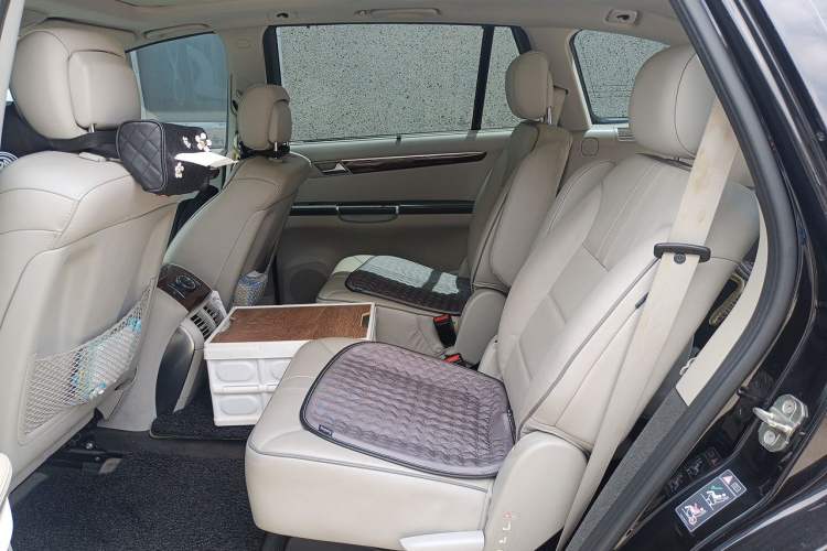 Used Mercedes-Benz R-Class 2010 R 350 L 4MATIC Left Rear Seat