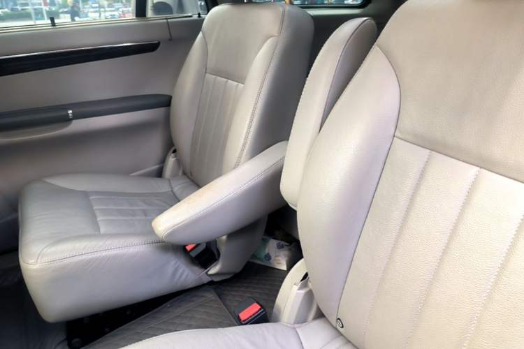 Used Mercedes-Benz R-Class 2010 R 300 L Business Model Left Rear Seat