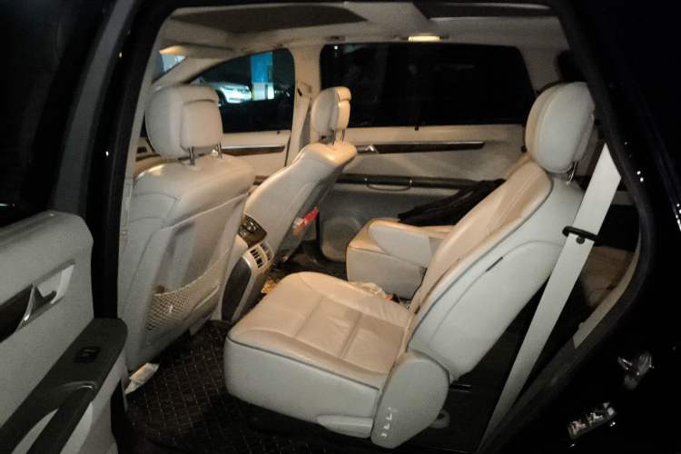 Used Mercedes-Benz R-Class 2010 R 350 L 4MATIC Left Rear Seat