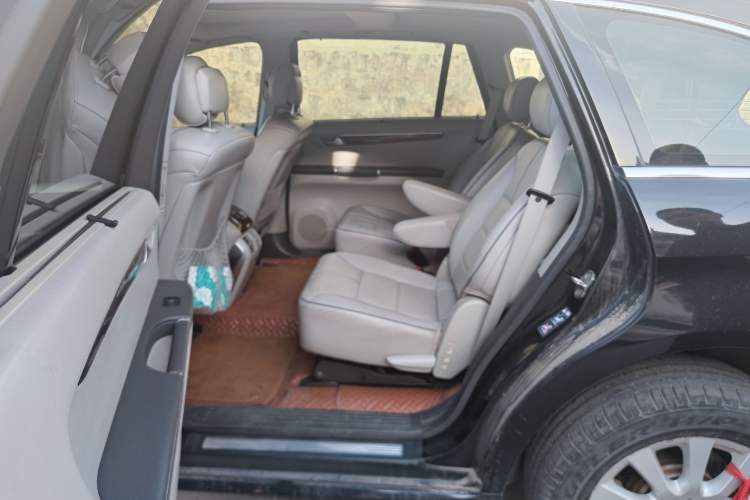 Used Mercedes-Benz R-Class 2010 R 350 L 4MATIC Left Rear Seat