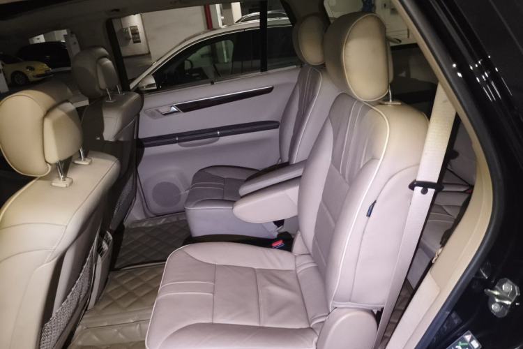 Used Mercedes-Benz R-Class 2010 R 300 L Luxury Model Left Rear Seat