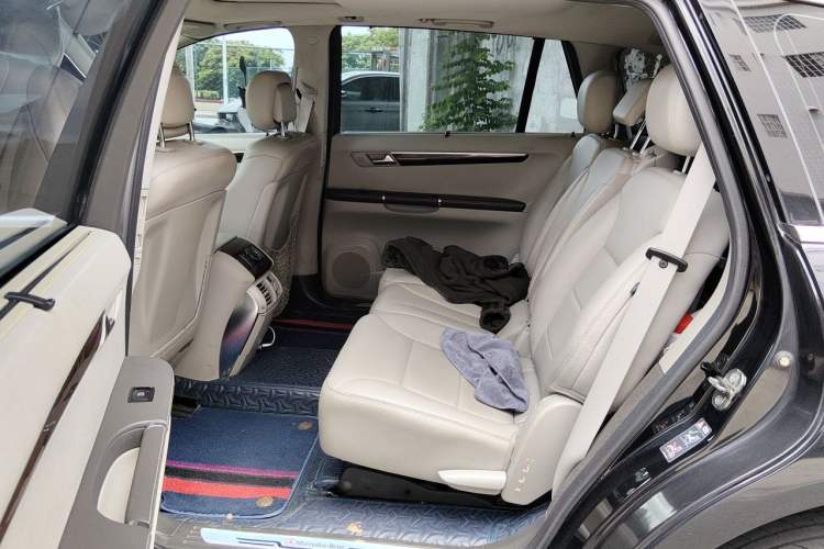 Used Mercedes-Benz R-Class 2010 R 300 L Business Model Left Rear Seat