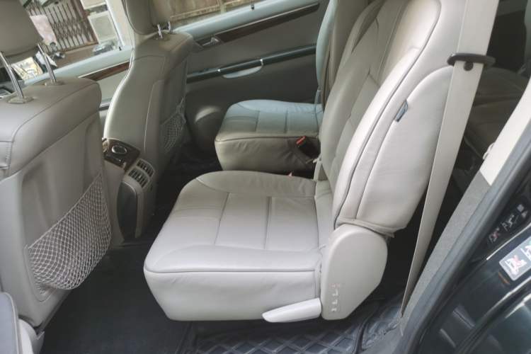 Used Mercedes-Benz R-Class 2010 R 350 L 4MATIC Left Rear Seat