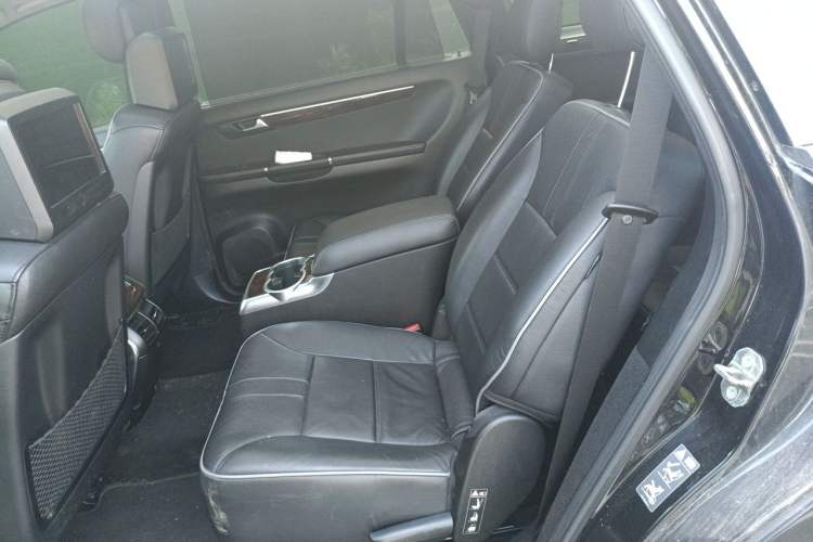 Used Mercedes-Benz R-Class 2010 R 300 L Luxury Model Left Rear Seat