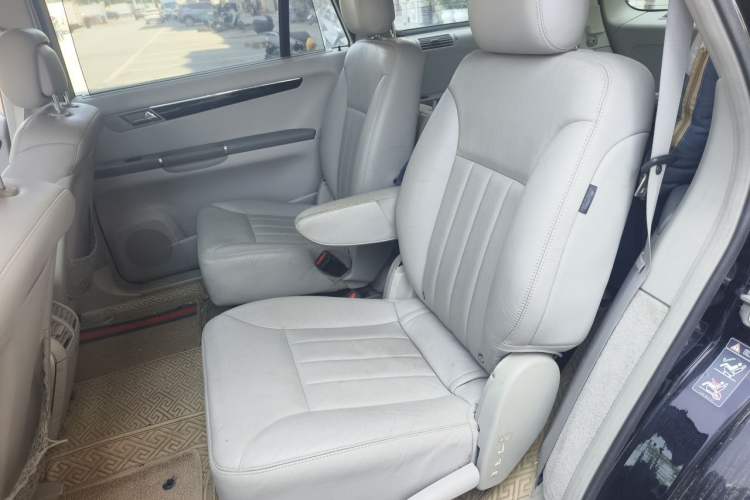 Used Mercedes-Benz R-Class 2010 R 350 L 4MATIC Grand Edition Left Rear Seat