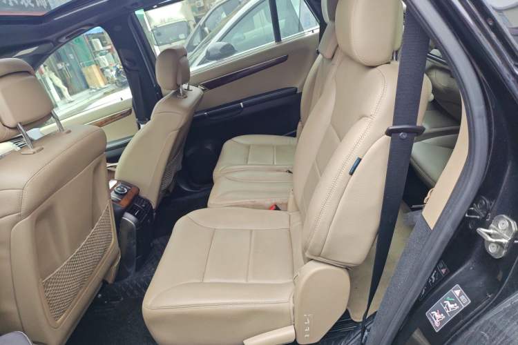 Used Mercedes-Benz R-Class 2010 R 300 L Business Model Left Rear Seat