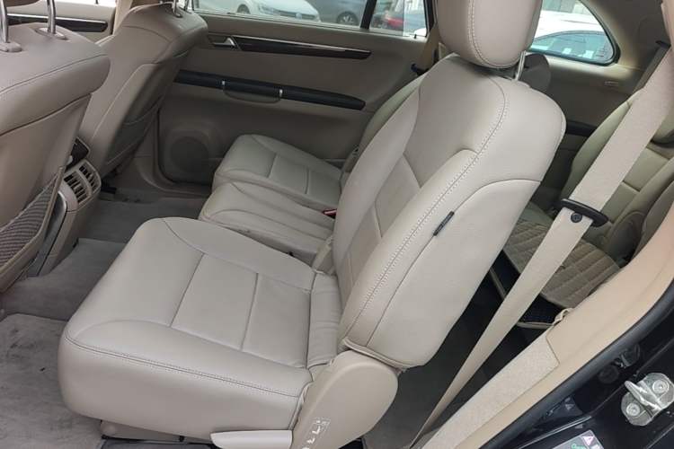 Used Mercedes-Benz R-Class 2010 R 300 L Business Model Left Rear Seat