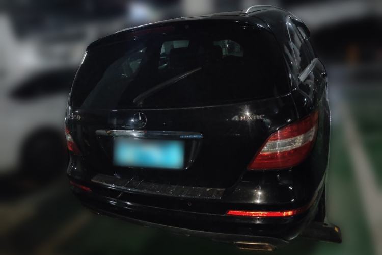 Used Mercedes-Benz R-Class 2010 R 350 L 4MATIC Rear