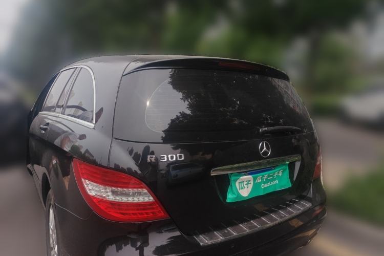 Used Mercedes-Benz R-Class 2010 R 300 L Business Model Rear Left 45 Deg