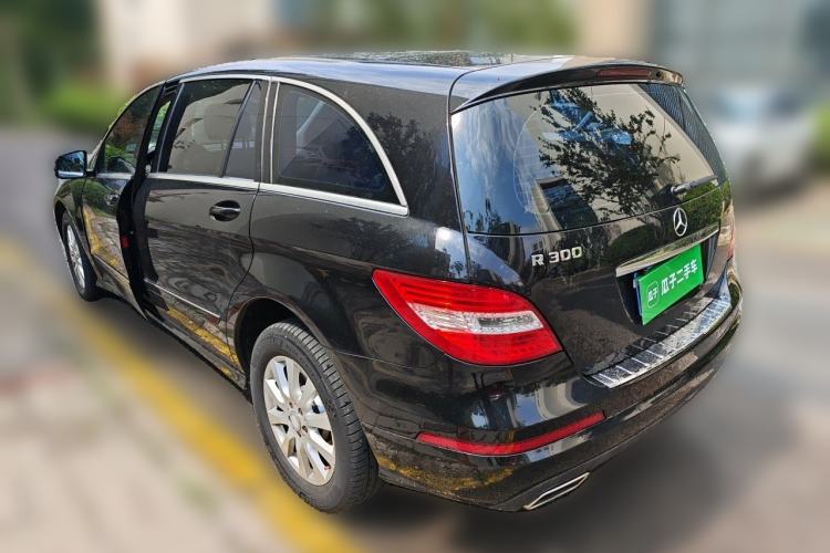 Used Mercedes-Benz R-Class 2010 R 300 L Business Model Rear Left 45 Deg