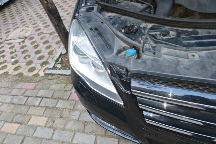 Used Mercedes-Benz R-Class 2010 R 500 L 4MATIC Grand Edition Right Front Headlight