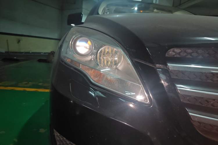 Used Mercedes-Benz R-Class 2010 R 350 L 4MATIC Right Front Headlight