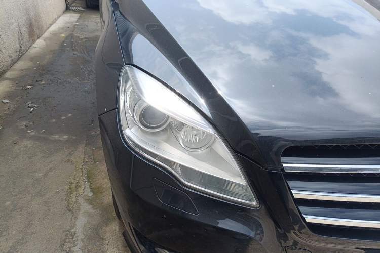Used Mercedes-Benz R-Class 2010 R 350 L 4MATIC Right Front Headlight