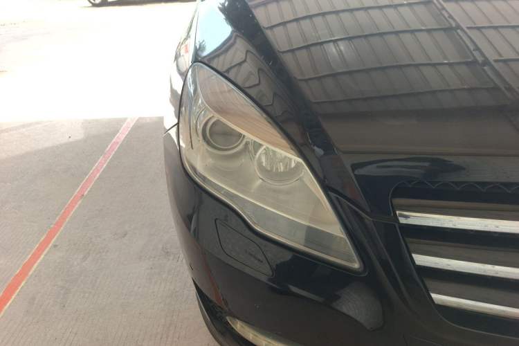 Used Mercedes-Benz R-Class 2010 R 350 L 4MATIC Right Front Headlight