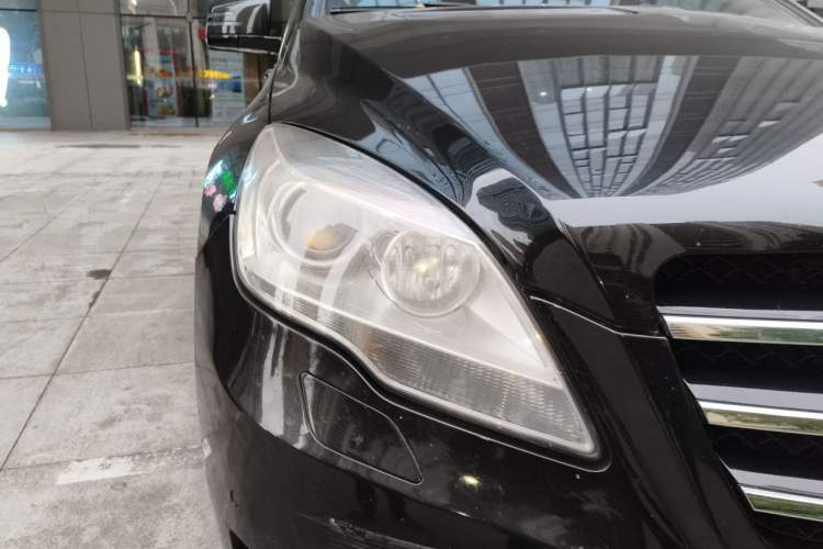 Used Mercedes-Benz R-Class 2010 R 350 L 4MATIC Right Front Headlight